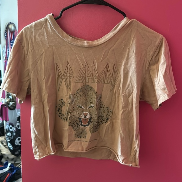 tan tilly’s shirt - Picture 1 of 1